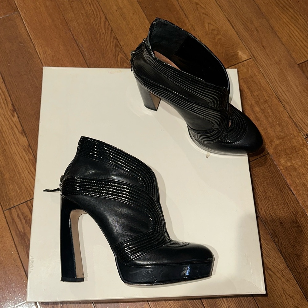MRKT ankle booties